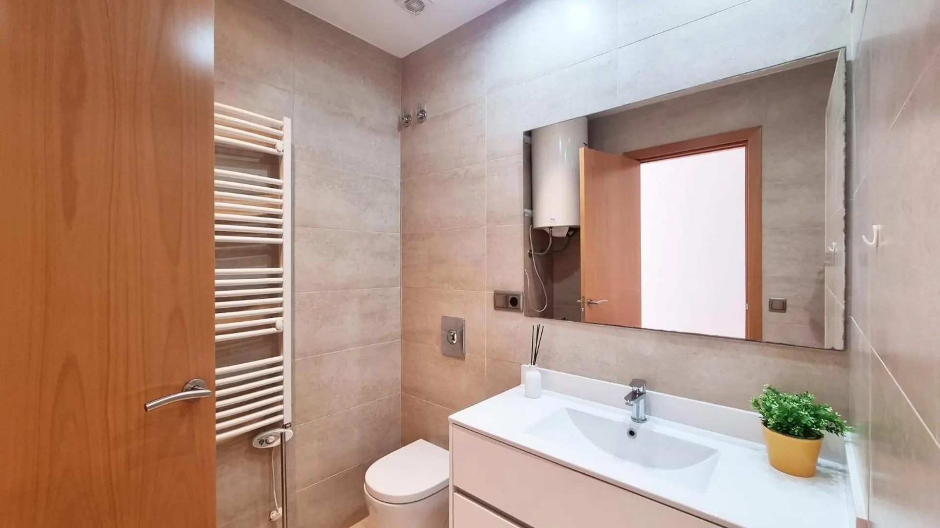 Centrally Located Apartment In L Escala L' Escala 西班牙
